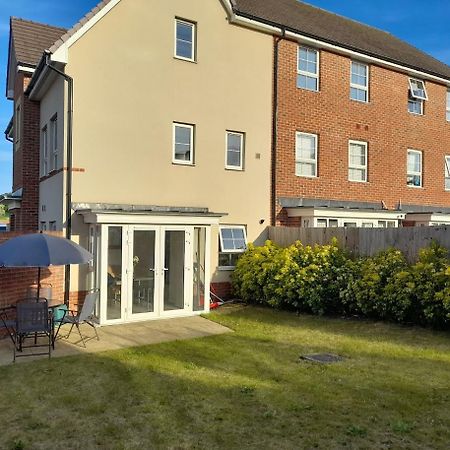 Beautiful 4 Bedroom Treasure Home Hemel Hempstead Kültér fotó