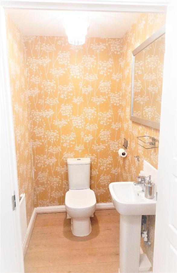 Beautiful 4 Bedroom Treasure Home Hemel Hempstead Kültér fotó
