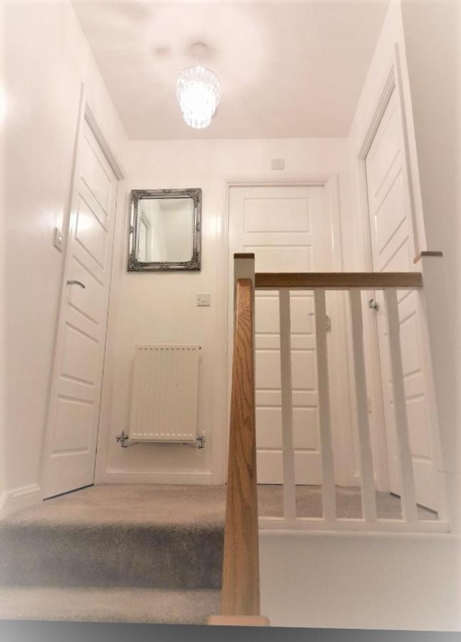Beautiful 4 Bedroom Treasure Home Hemel Hempstead Kültér fotó