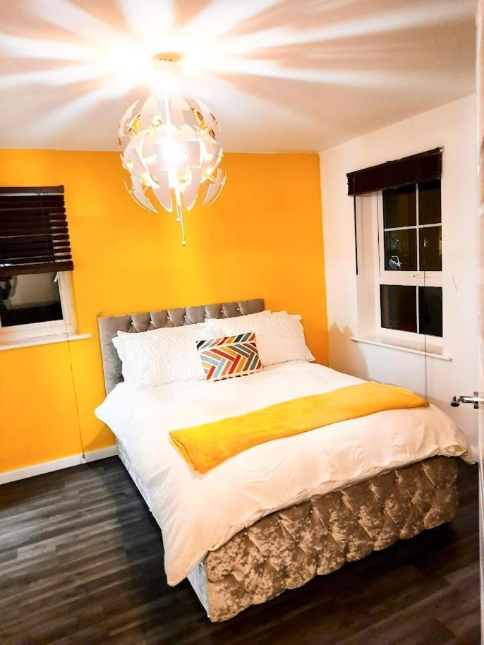 Beautiful 4 Bedroom Treasure Home Hemel Hempstead Kültér fotó